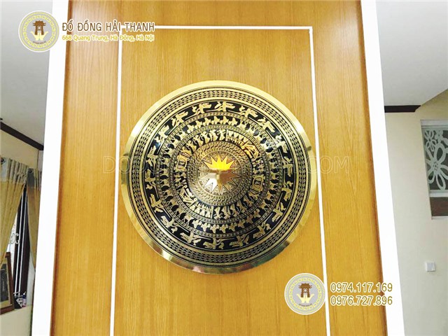 Mặt trống đồng Đông Sơn trang trí phòng khách