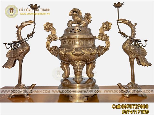 Bộ đỉnh đồng đỏ, bộ đồ thờ tam sự gồm đỉnh 2 hạc