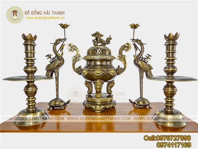 Đỉnh đồng vàng thờ cúng ngũ sự hạc, nến hoa sòi khảm 5 chữ bạc cao 60 cm