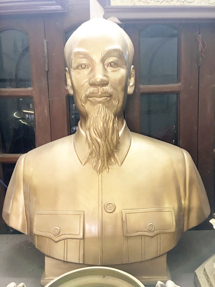 tượng bác hồ